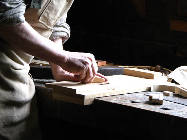Nuestra <strong>carpintería de madera en  Guijo de Granadilla</strong> es una empresa de <strong>herencia familiar</strong>, por lo que  contamos con gran <strong>experiencia </strong>en la profesión.